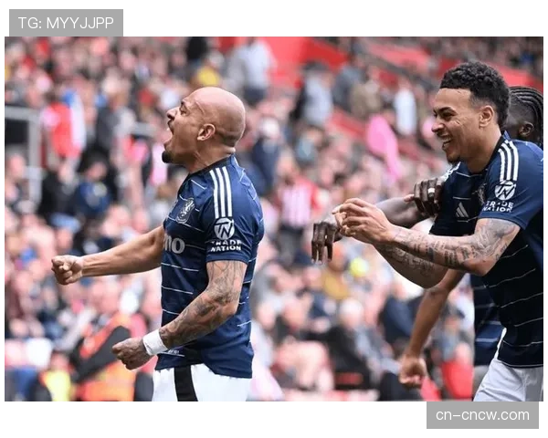 关键时刻：沃特金斯头球破门，维拉凭借任意球取得领先