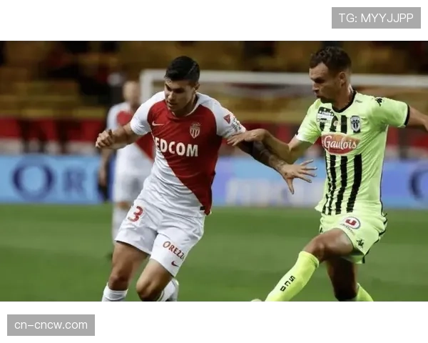 “40岁依然在战斗”：洛里昂老将本杰明·勒孔特刷新法甲门将最年长出场纪录